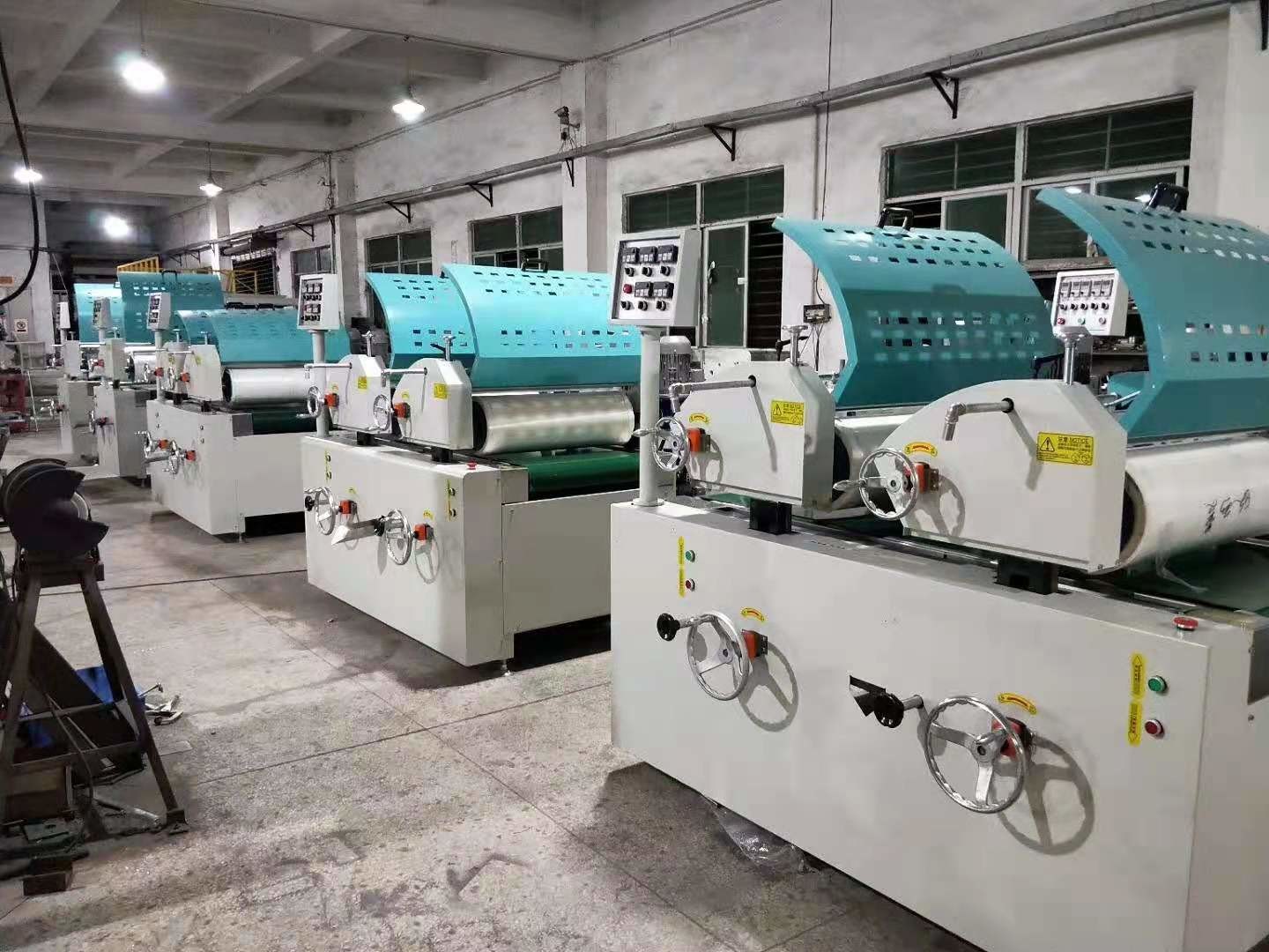 Dongguan Osmanuv Machinery Equipment Co., Ltd خط تولید کارخانه