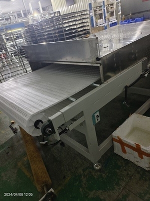 17530mm × 1600mm × 1100mm خشک کن مایکروویو خلاء برای کنترل دقیق دمای در 80C