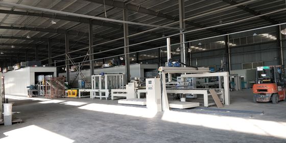 دستگاه پوشش اسپری خط تولید سیستم بارگیری و تخلیه خودکار رنگ اسپری کارخانه سیستم