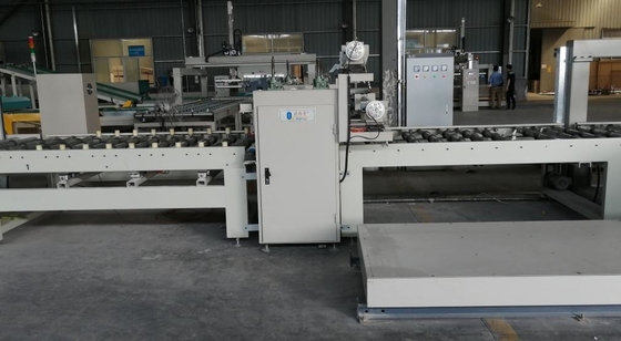 ماشین لامین سازی فیلم 1600mm با سیستم کنترل PLC سرعت بازپرداخت 0-100m/Min