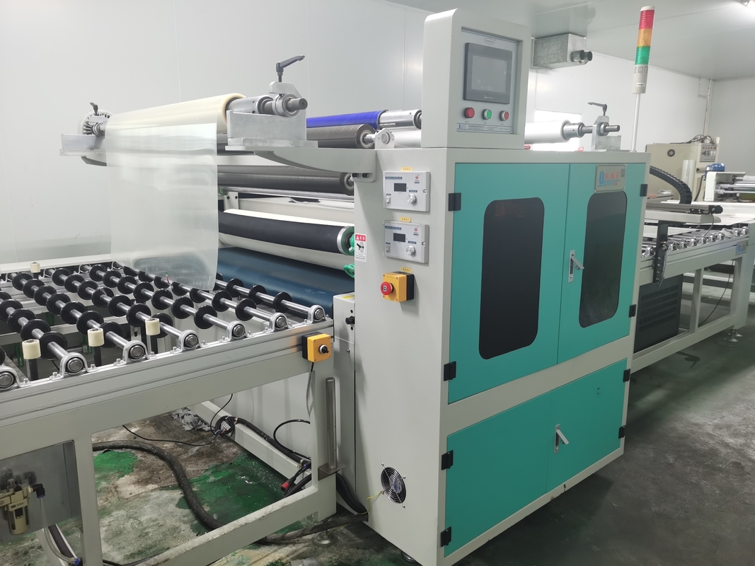 1.5KW ماشین لامینینگ فیلم 850mm ارتفاع 300mm حداقل طول برای پلاستیک,اکریلیک, ورق,بورد, شیشه