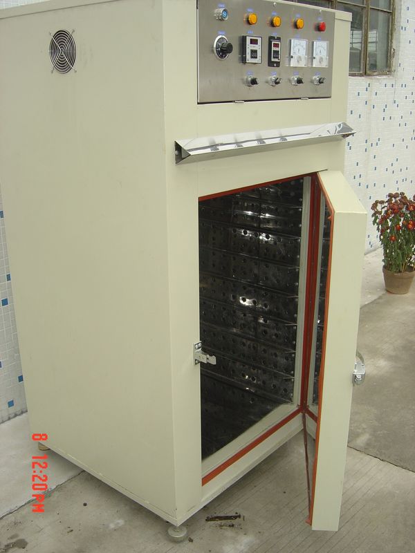 یک سال فر با دمای ثابت با ابعاد بیرونی 600mm X 600mm X 800mm